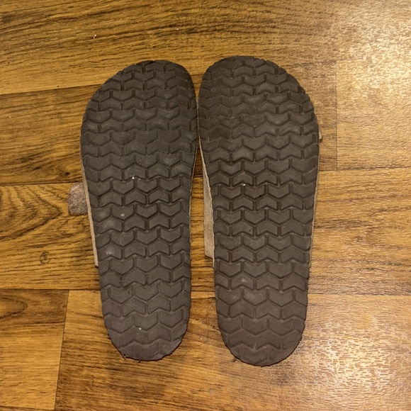 Sandals - Picture 3 of 3